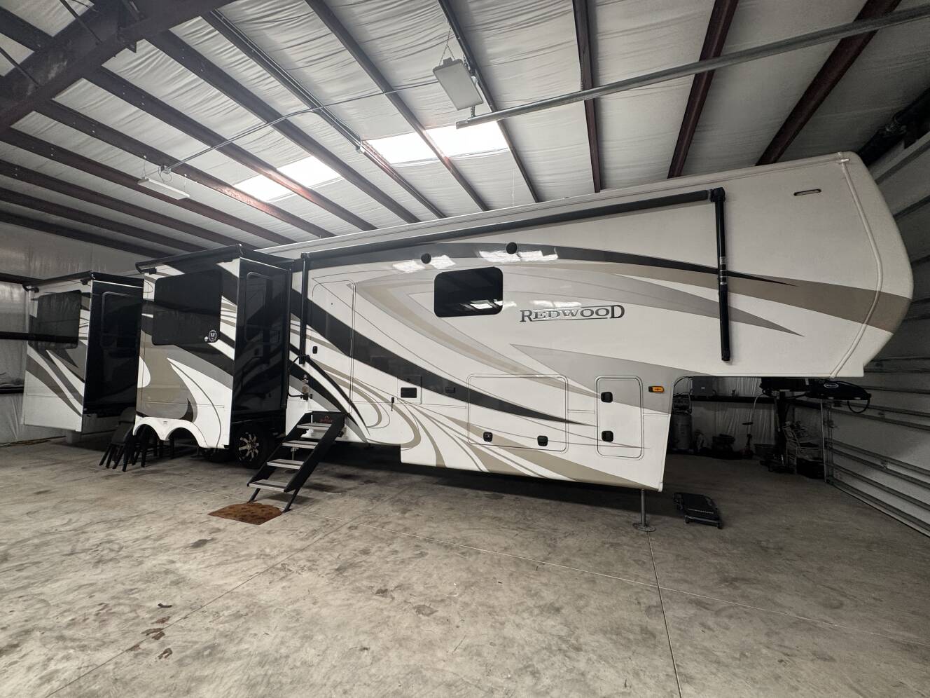 A photo of this 2022 Redwood Other