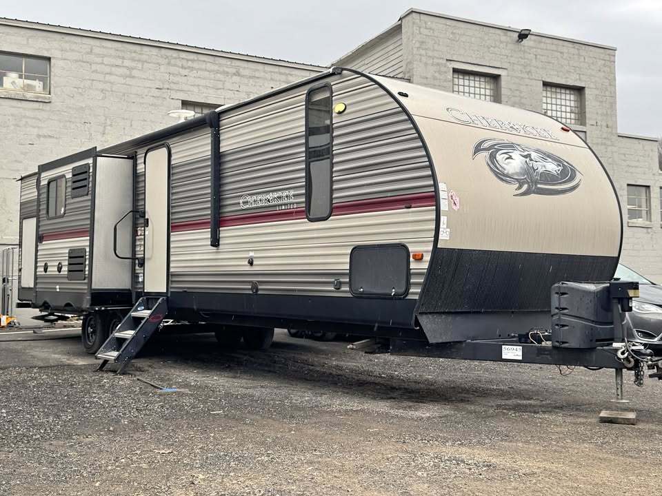 2018 Forest River CHEROKEE 304BH in syracuse NY