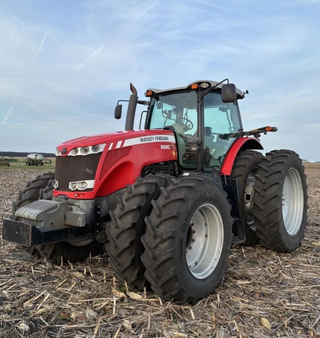 2009 MASSEY FERGUSON 8680 Tractor in Pantego, NC