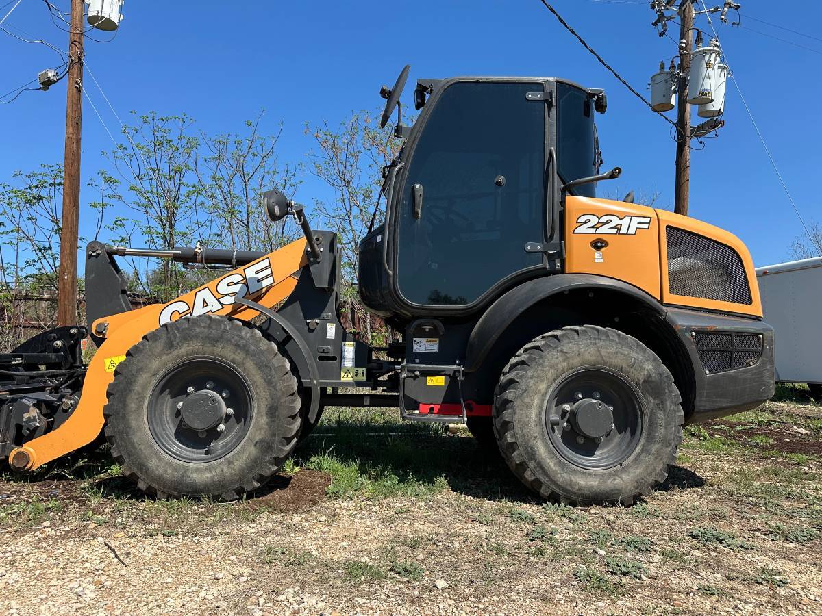 2021 CASE 221F in Oak Hill, TX