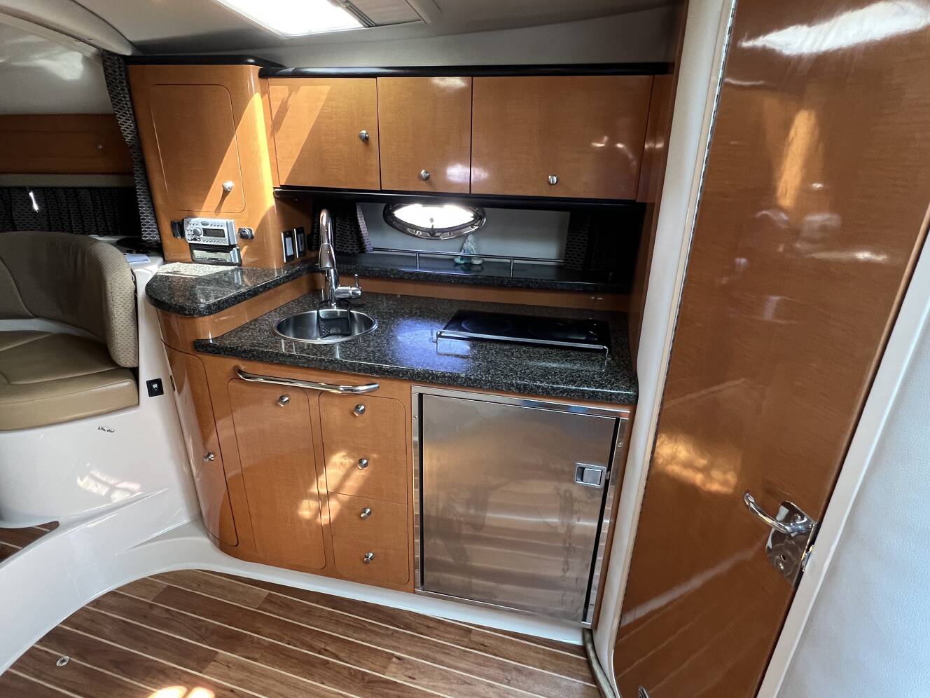 A photo of this 2007 Chaparral Signature 330