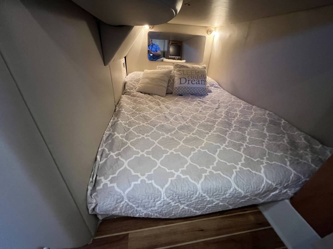 A photo of this 2007 Chaparral Signature 330