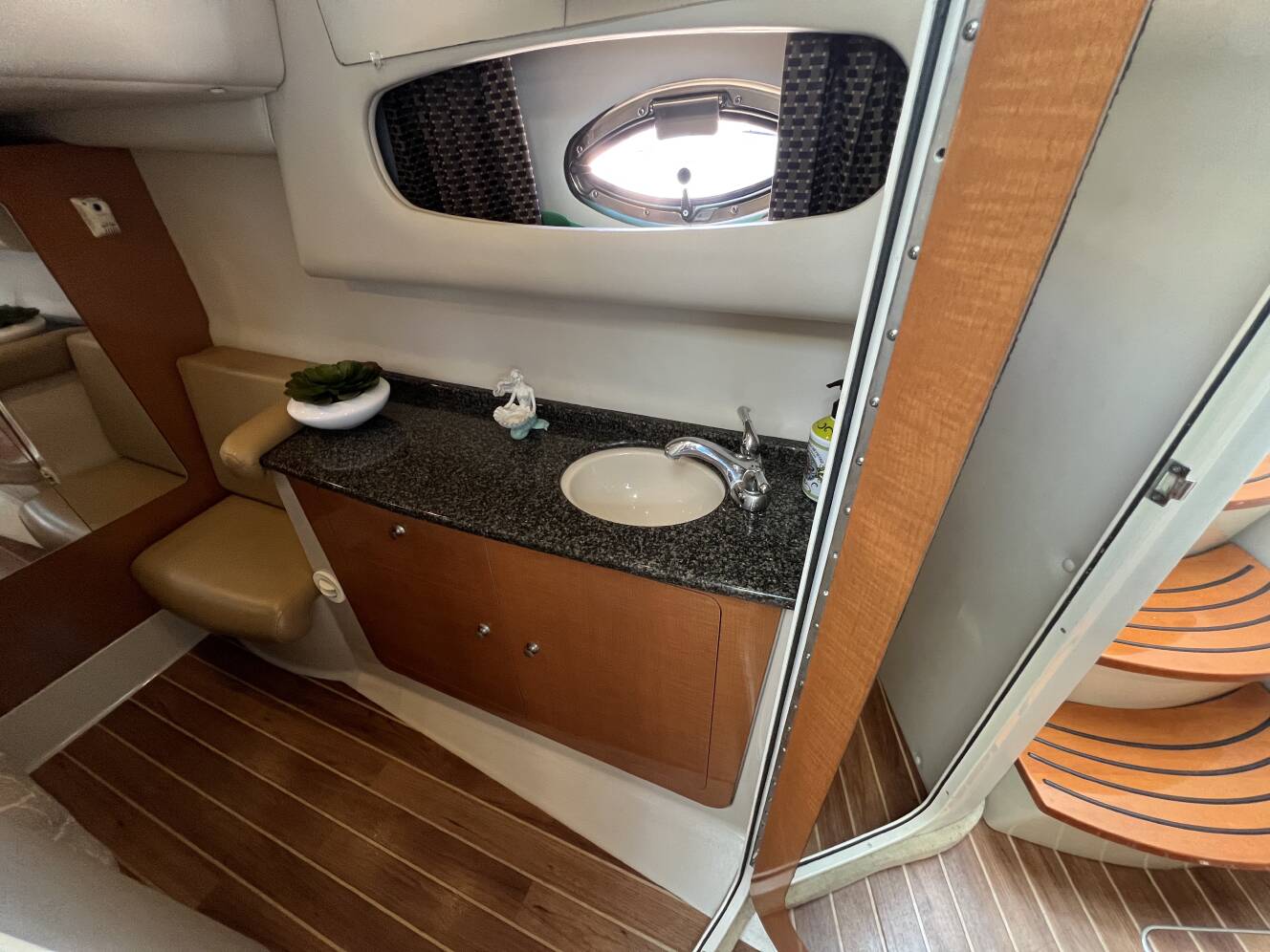 A photo of this 2007 Chaparral Signature 330