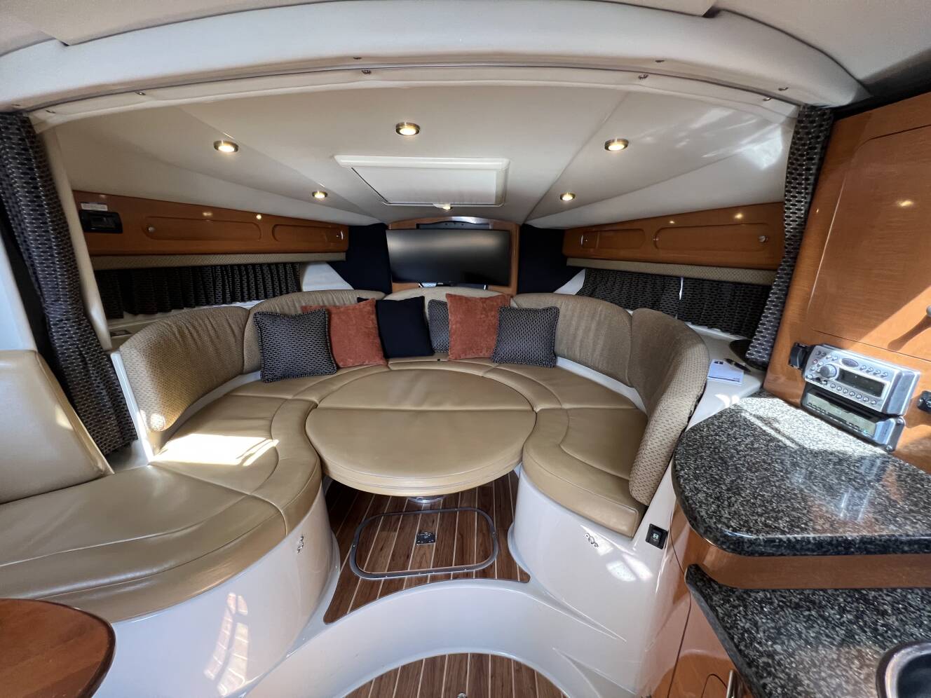 A photo of this 2007 Chaparral Signature 330