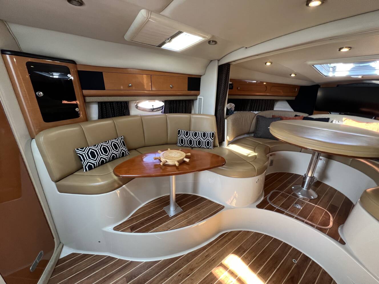 A photo of this 2007 Chaparral Signature 330