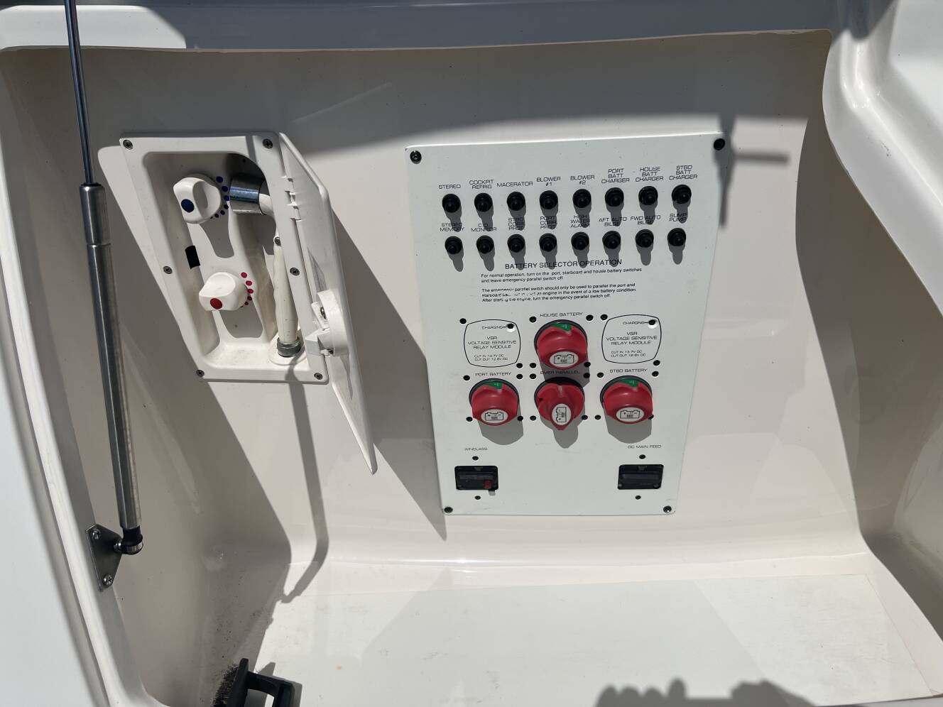 A photo of this 2007 Chaparral Signature 330