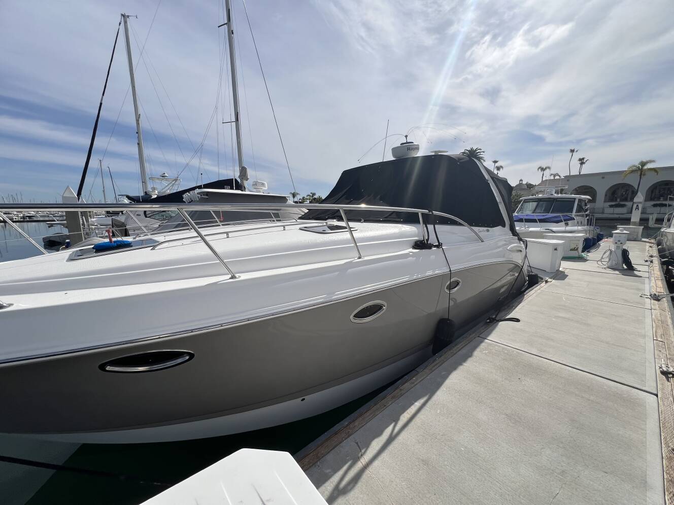 A photo of this 2007 Chaparral Signature 330