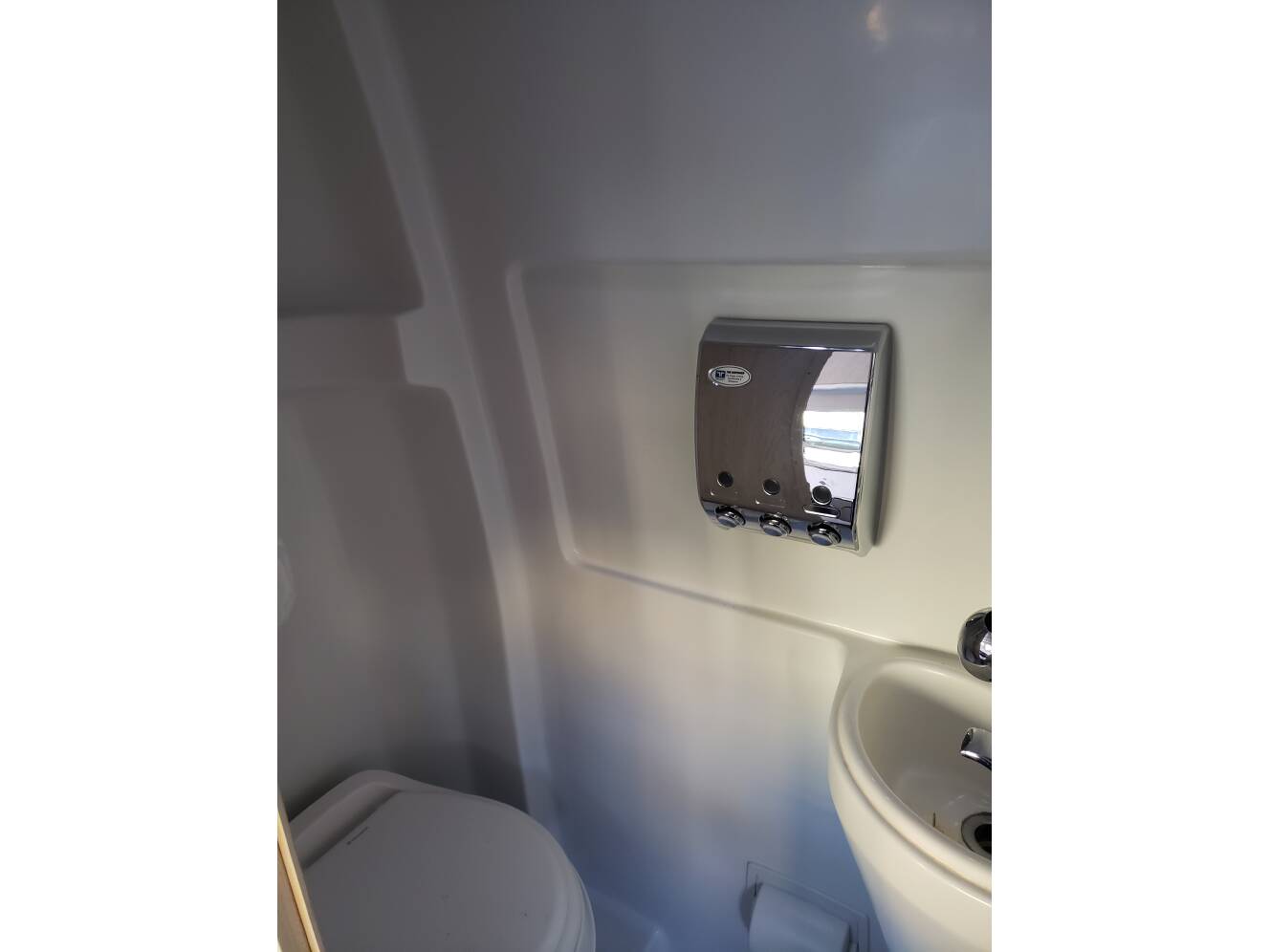 A photo of this 2017 Airstream SPRINTER SAND PEARL