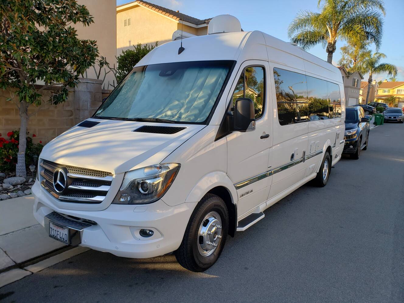 A photo of this 2017 Airstream SPRINTER SAND PEARL