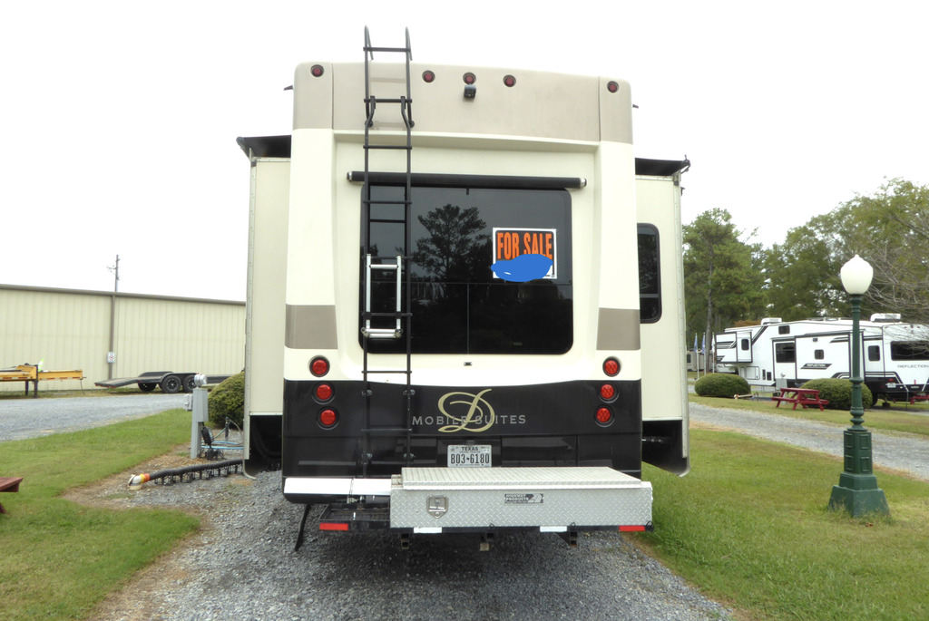 2015 DRV Mobile Suites 38RSSB3 in acworth GA