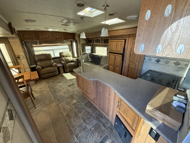 2015 FOREST RIVER ROCKWOOD WINDJAMMER 3029W