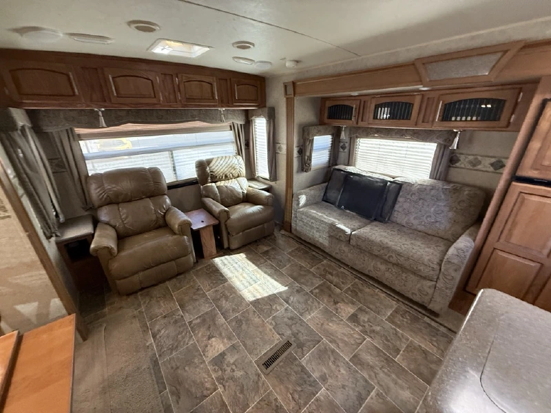 2015 FOREST RIVER ROCKWOOD WINDJAMMER 3029W
