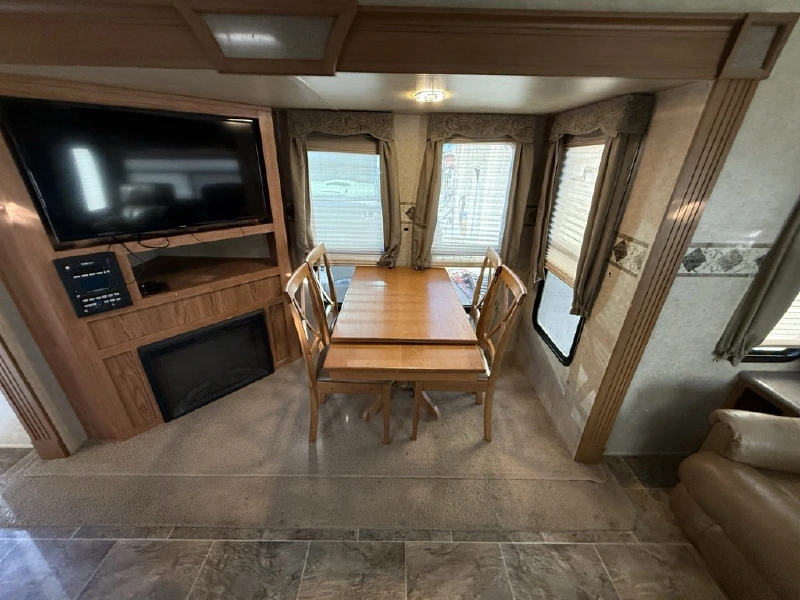 2015 FOREST RIVER ROCKWOOD WINDJAMMER 3029W