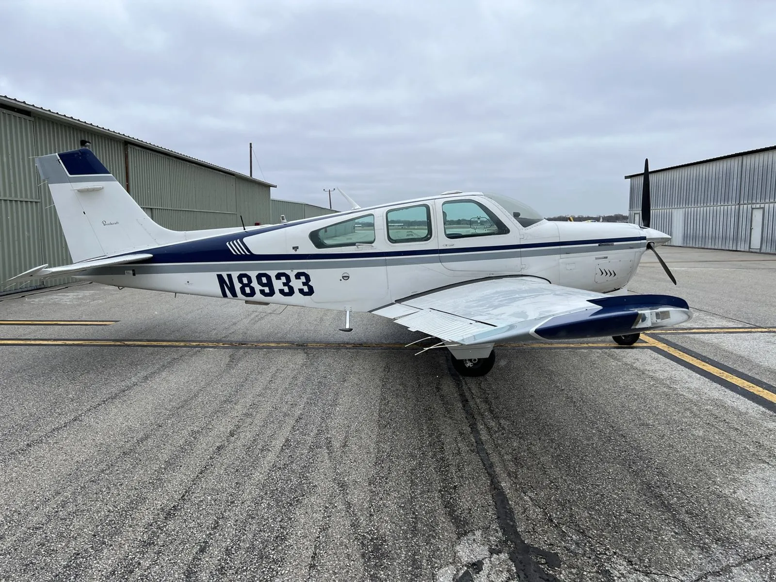 1989 Beechcraft F33A BONANZA in Waukesha, WI