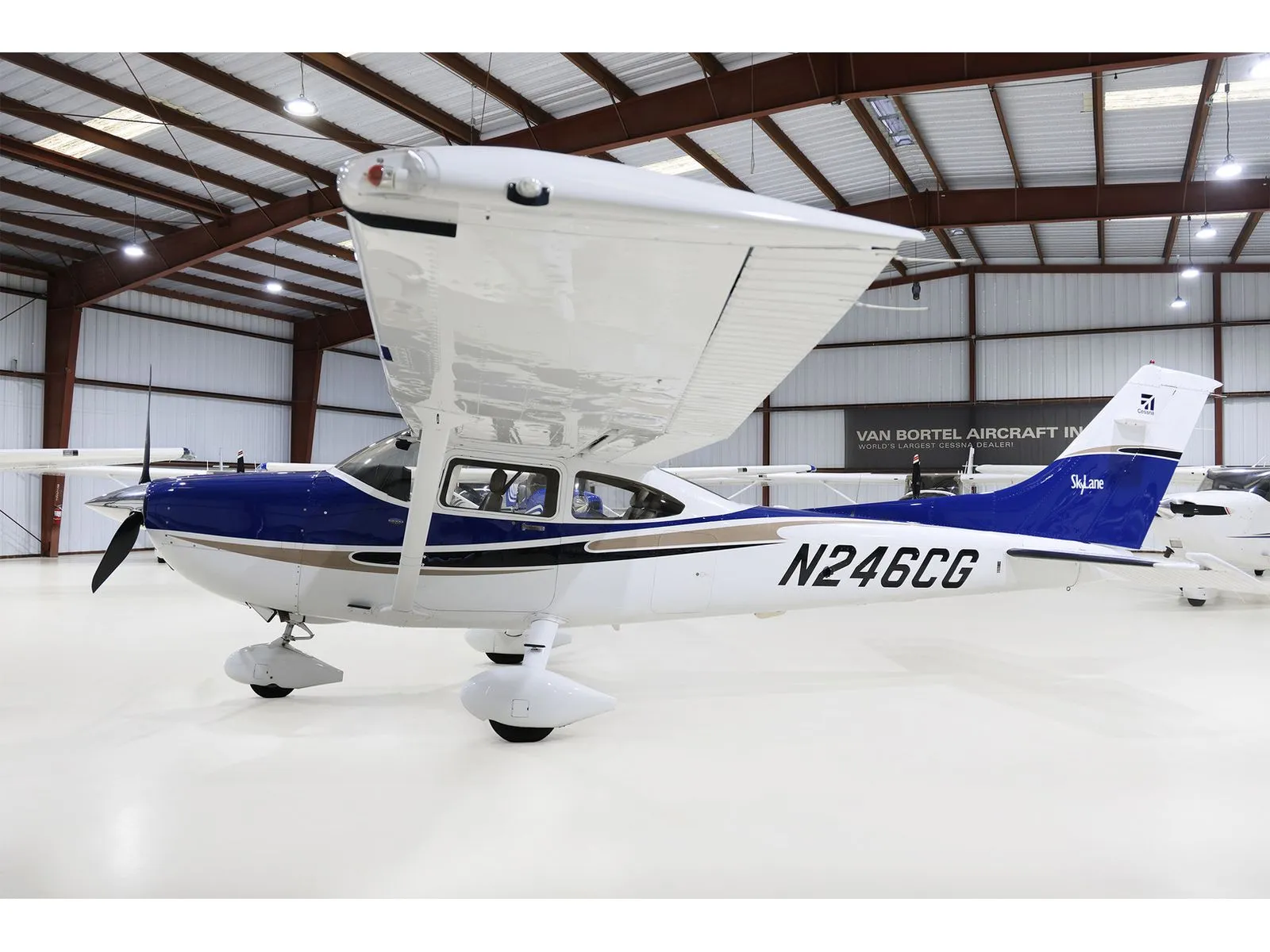 2004 Cessna 182T SKYLANE in Arlington, TX