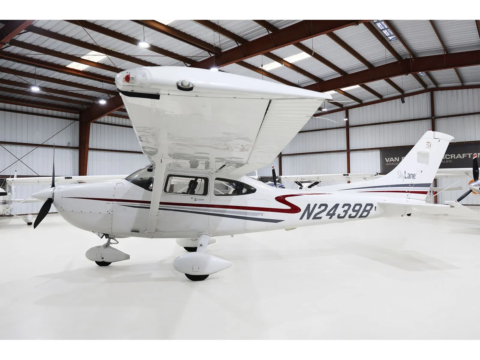 2001 Cessna 182T SKYLANE in Arlington, TX