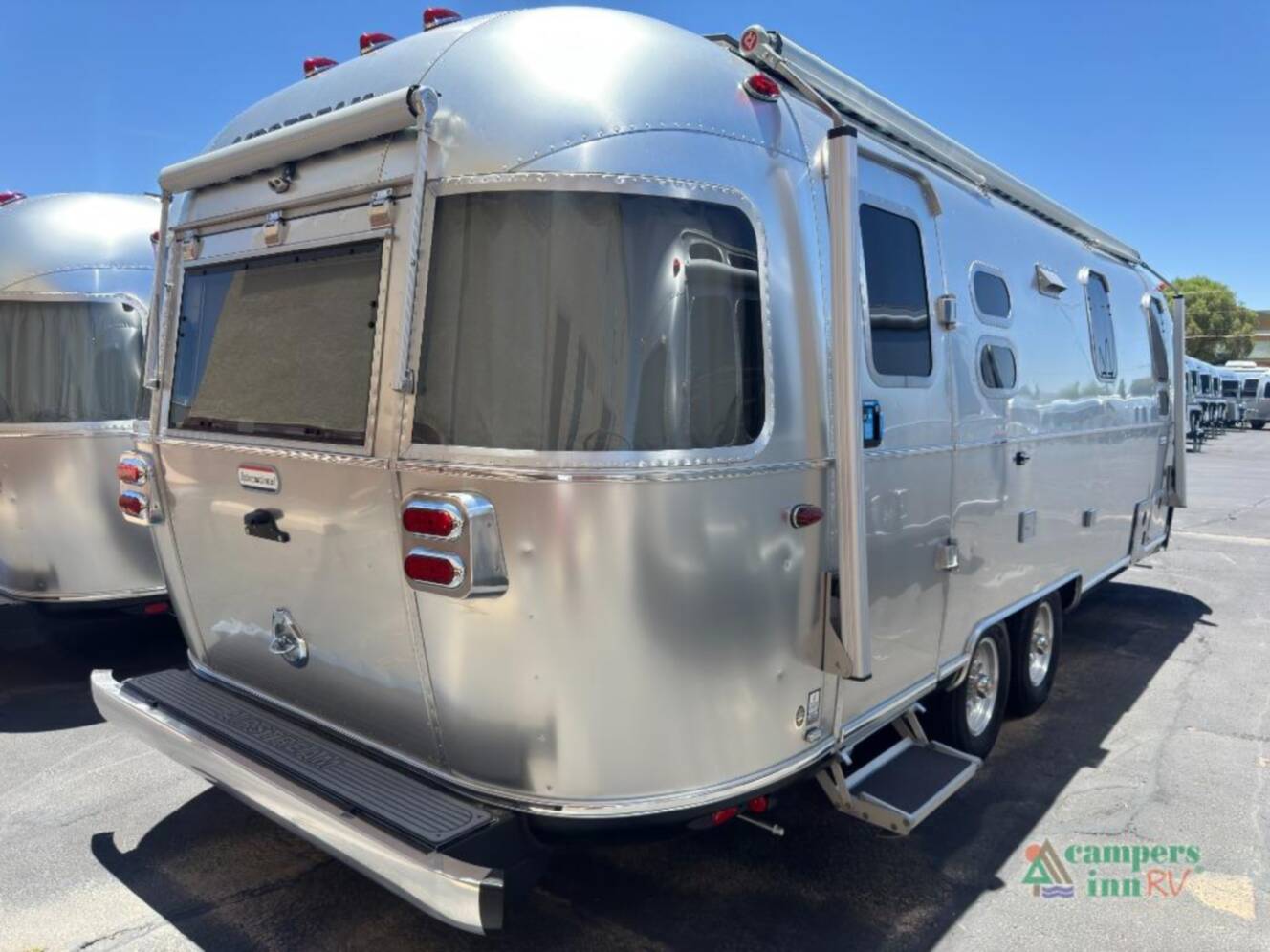 A photo of this 2026 Airstream International 25FBT