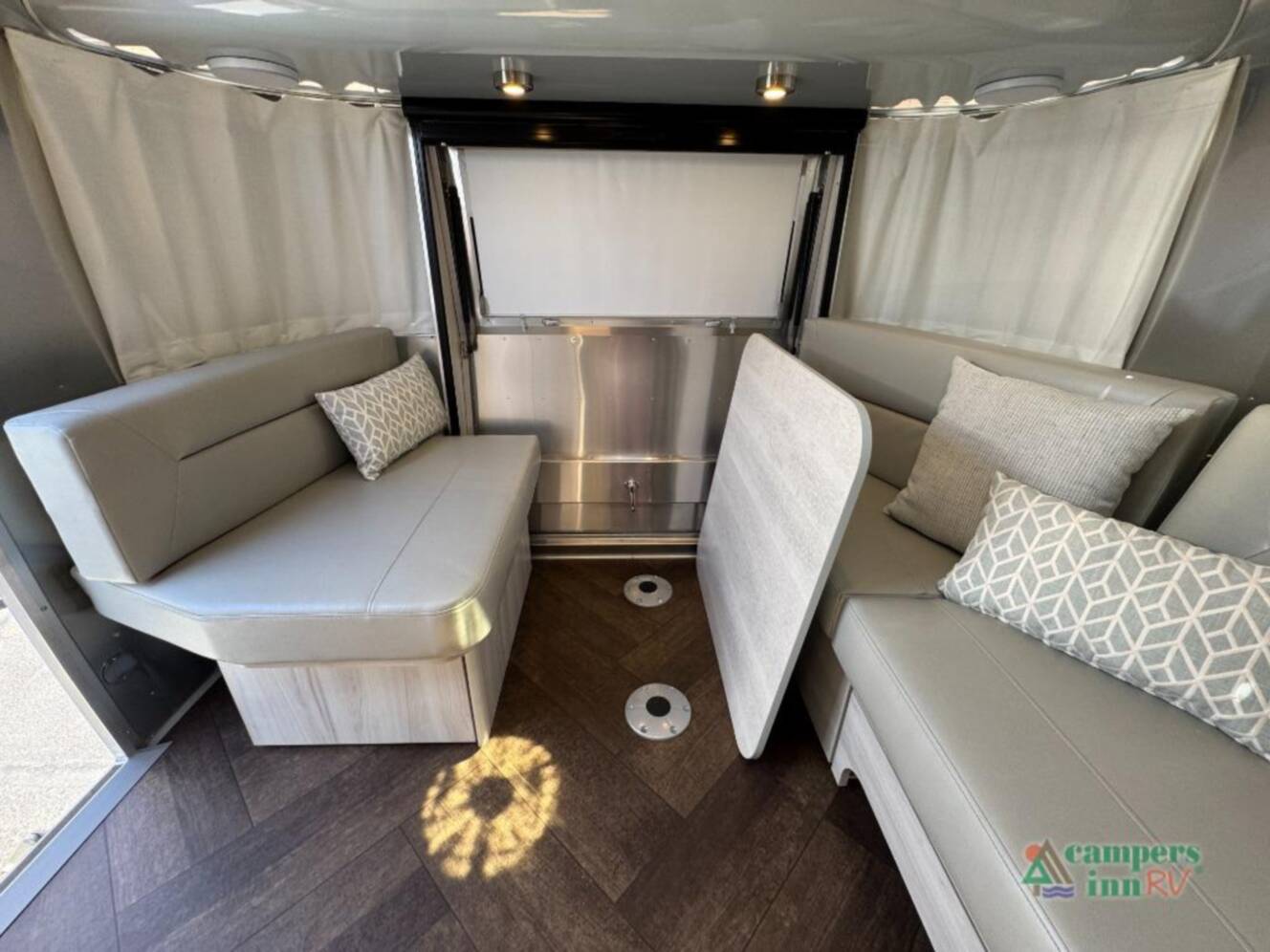 A photo of this 2026 Airstream International 25FBT