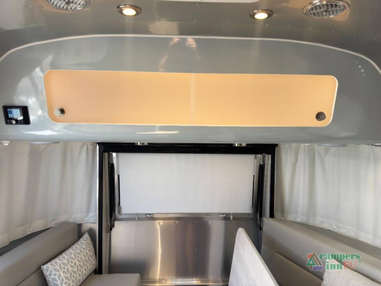 A photo of this 2026 Airstream International 25FBT