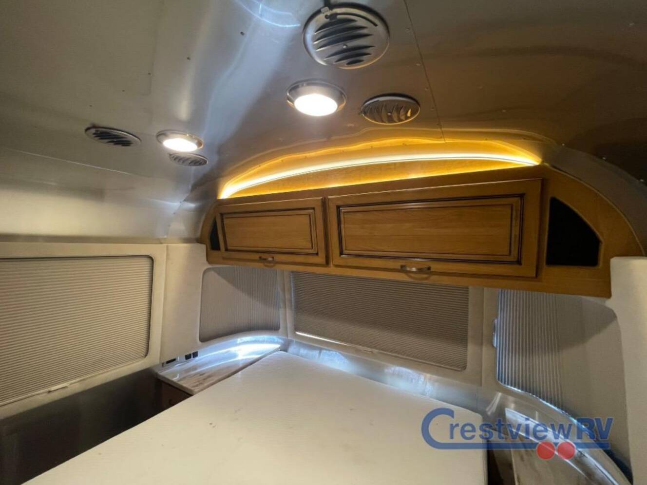 A photo of this 2019 Airstream Classic 30RB