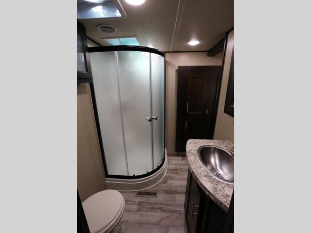 2018 Forest River Rv XLR Thunderbolt 413AMP in springville TN