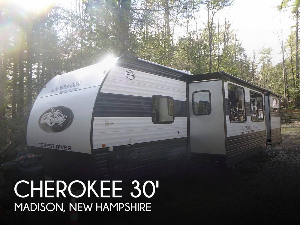 2025 Forest River Cherokee Wolf Den 301BH RV
