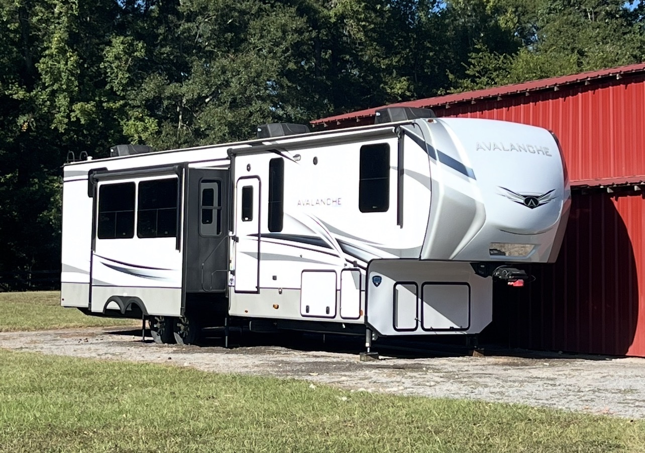 2022 Keystone AVALANCHE 390DS RV