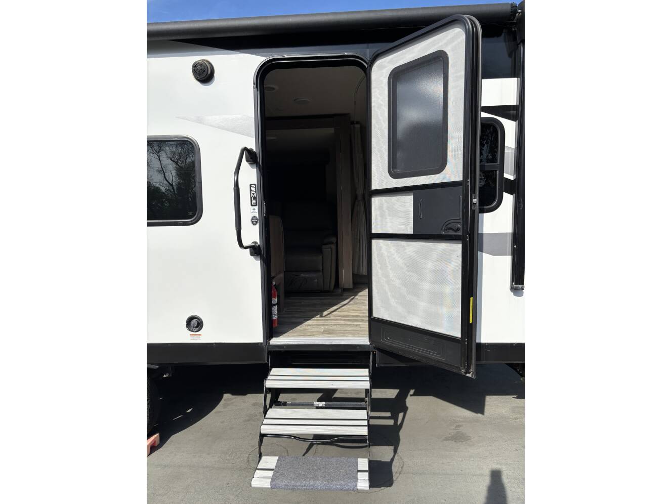 A photo of this 2022 Grand Design IMAGINE XLS 22MLE