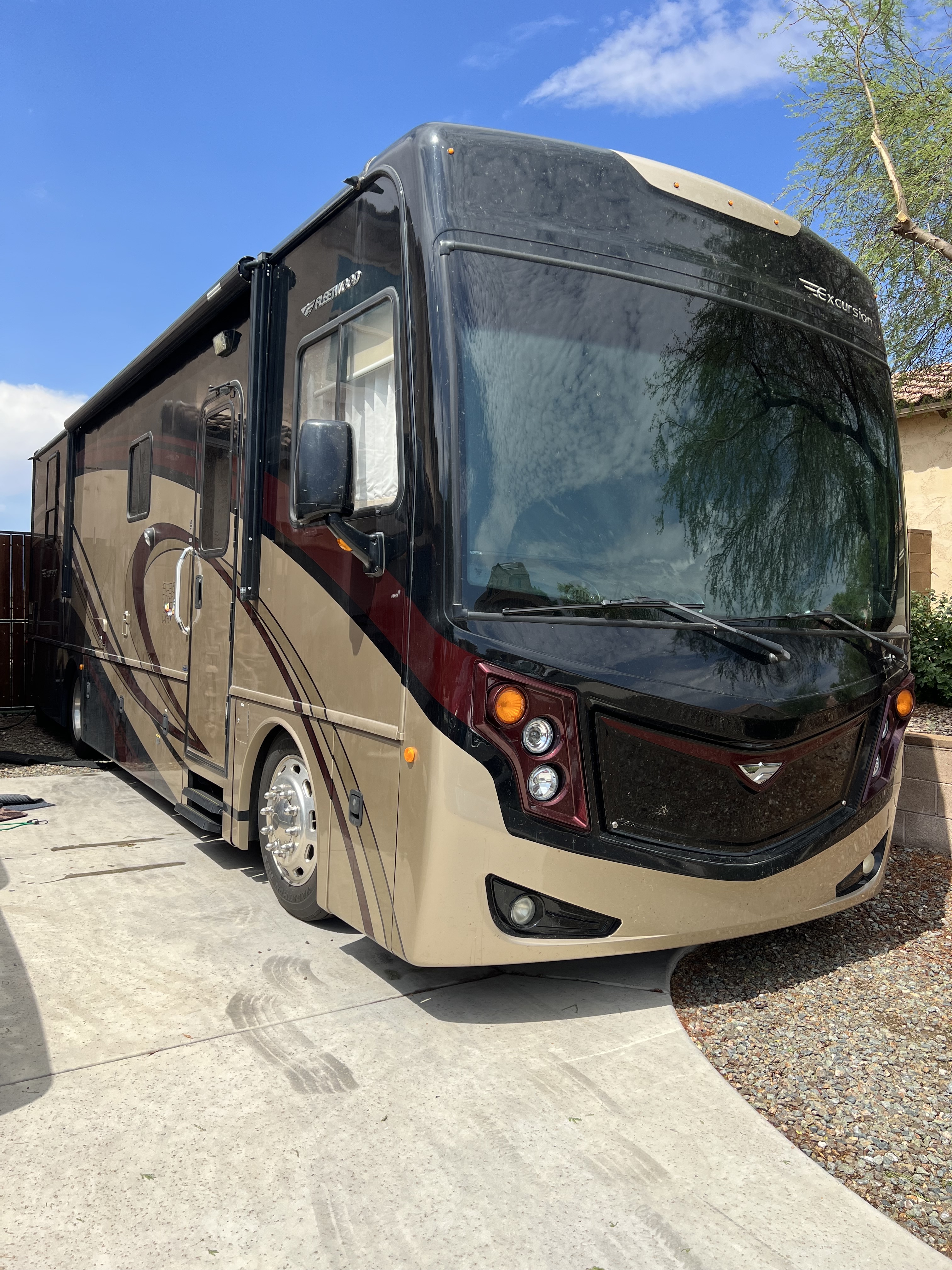 2013 Fleetwood EXCURSION 33A in peoria AZ