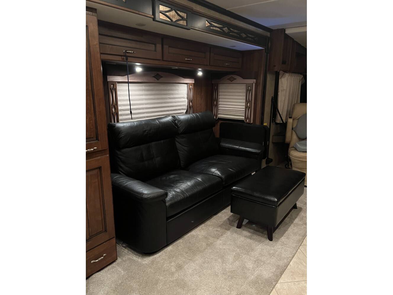 A photo of this 2013 Fleetwood EXCURSION 33A