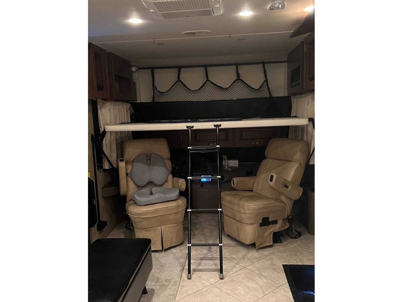 A photo of this 2013 Fleetwood EXCURSION 33A