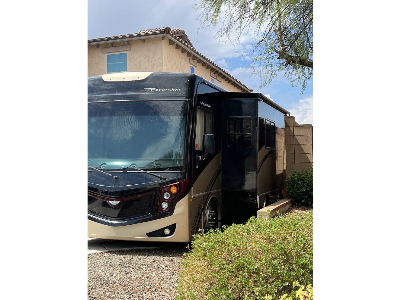 A photo of this 2013 Fleetwood EXCURSION 33A