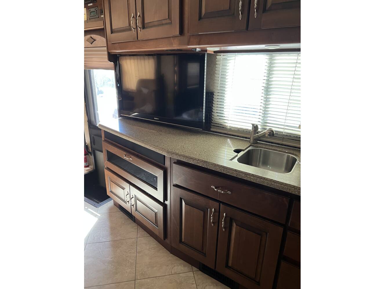 A photo of this 2013 Fleetwood EXCURSION 33A