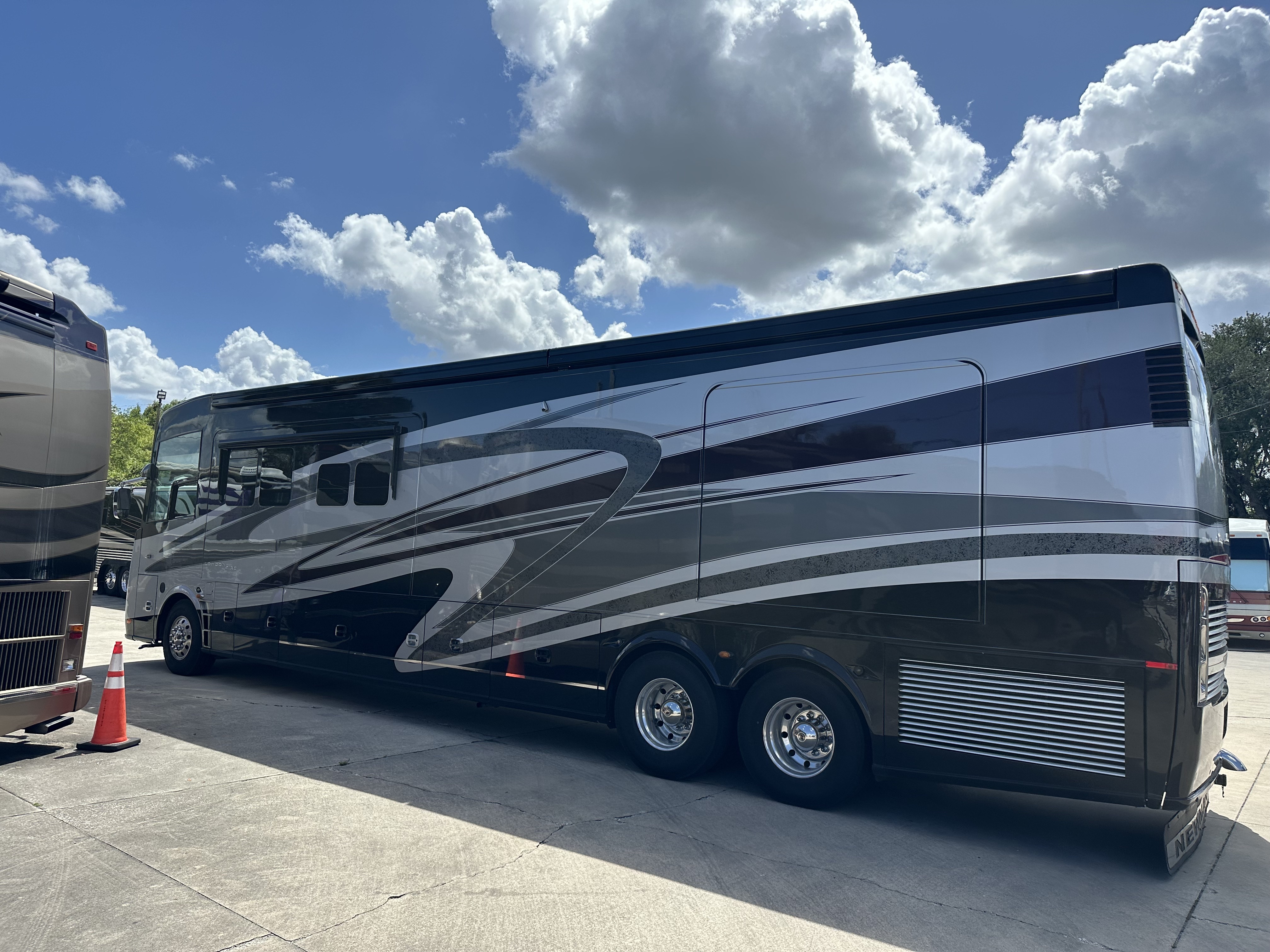 Used 2008 Newmar London Aire 4545 For Sale in Lake Wales, FL