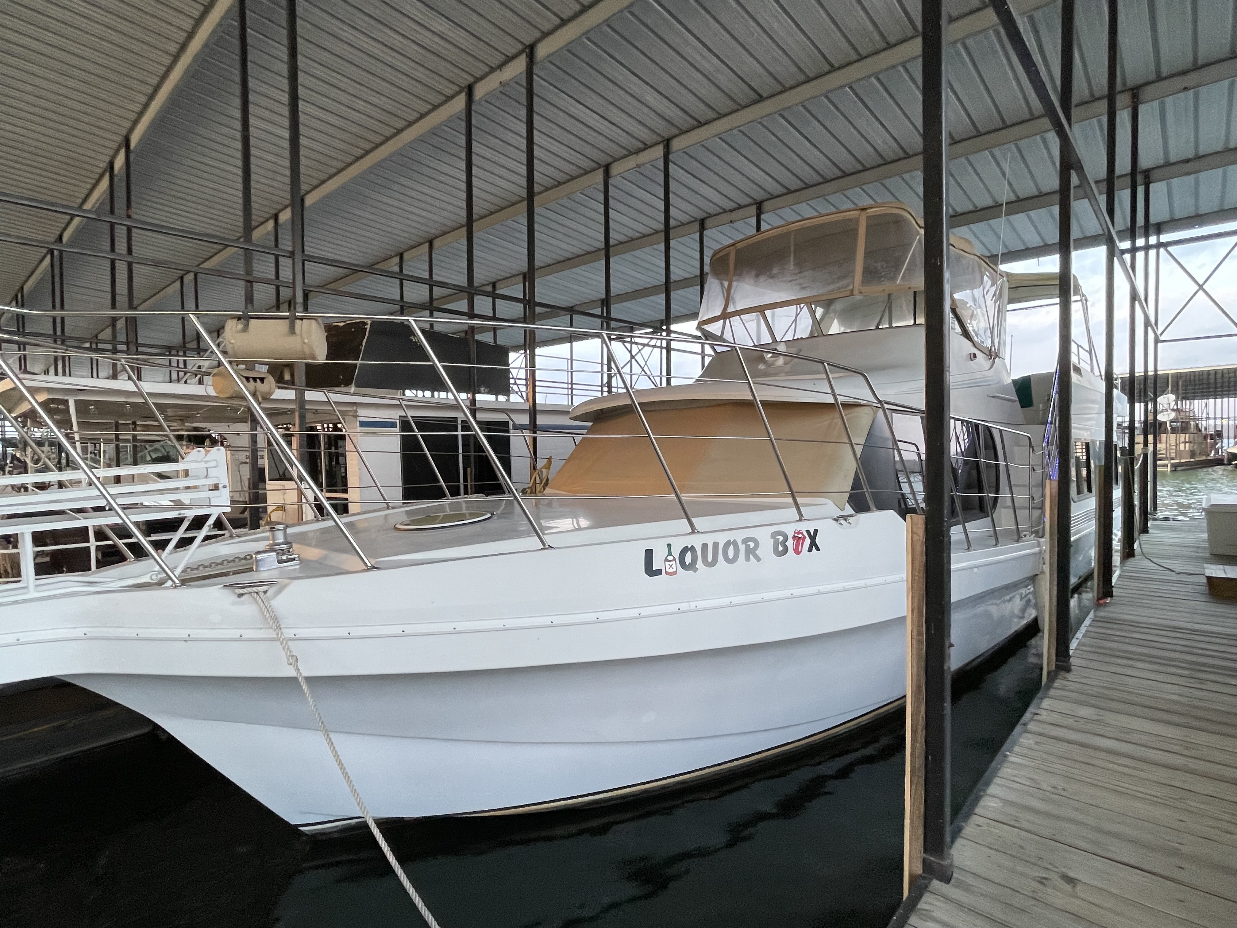 1997 Bluewater Yachts CUSTOM Mega Yacht boat