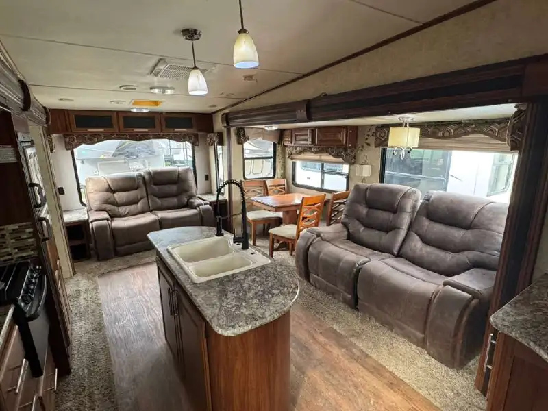 2015 KEYSTONE COUGAR 29RLI