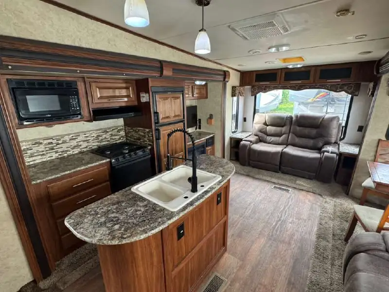 2015 KEYSTONE COUGAR 29RLI