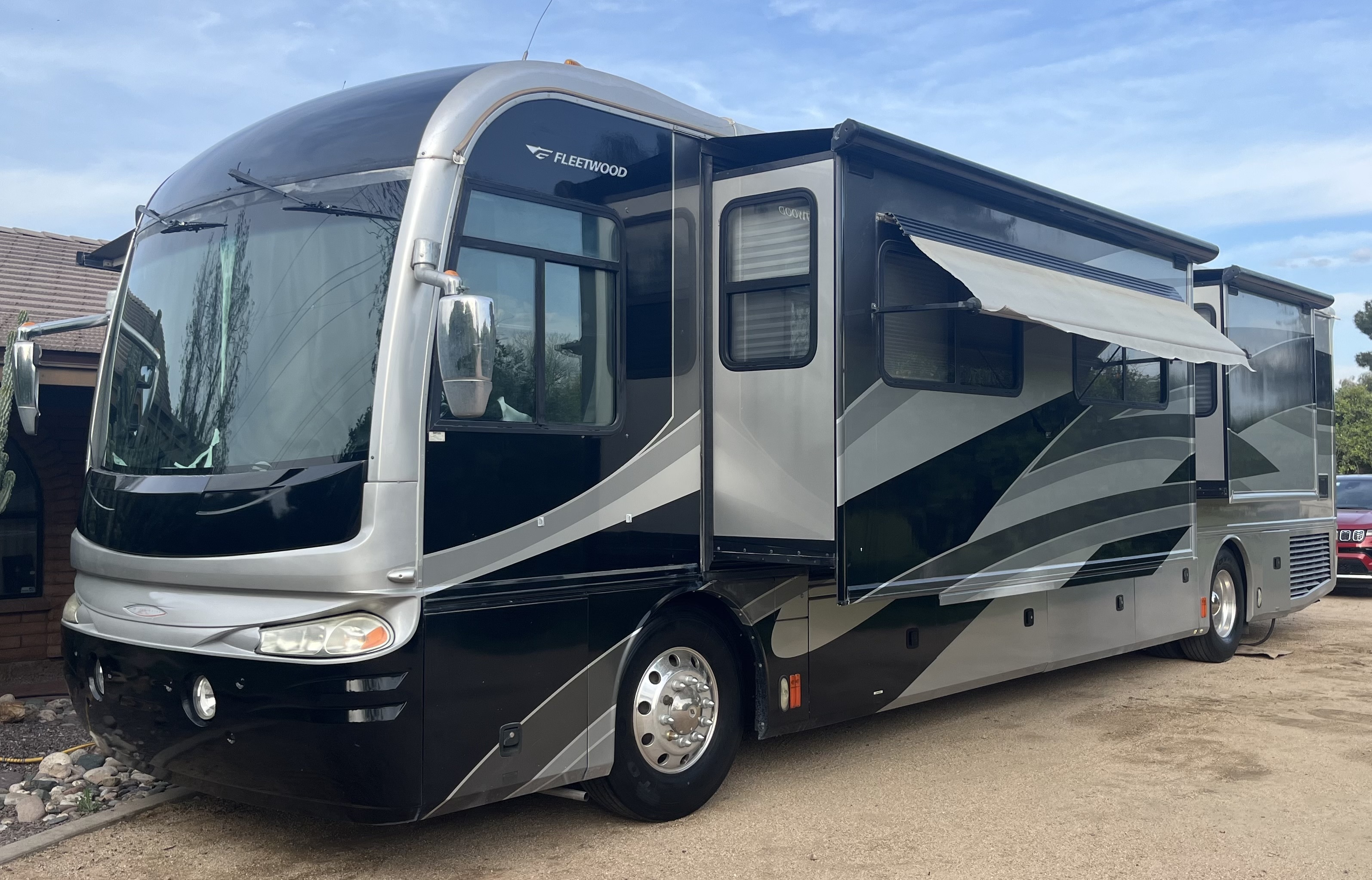 2007 Fleetwood REVOLUTION LE 40E RV