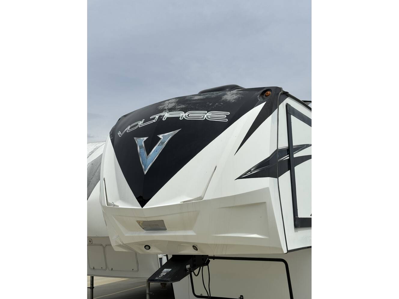 A photo of this 2019 Dutchmen VOLTAGE 3705