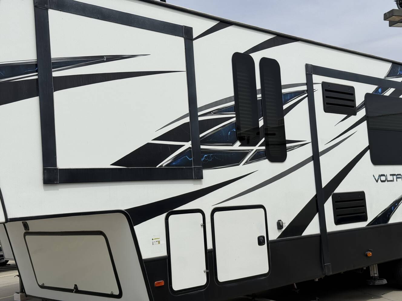 A photo of this 2019 Dutchmen VOLTAGE 3705