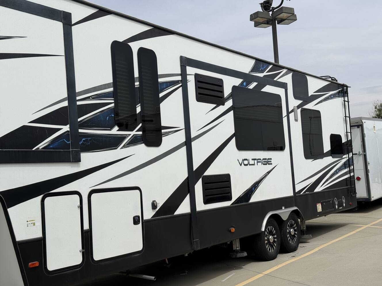 A photo of this 2019 Dutchmen VOLTAGE 3705