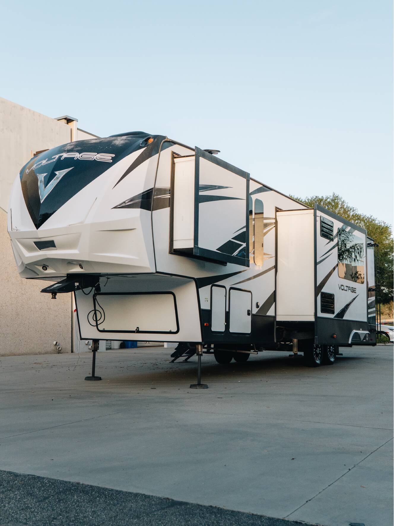 A photo of this 2019 Dutchmen VOLTAGE 3705