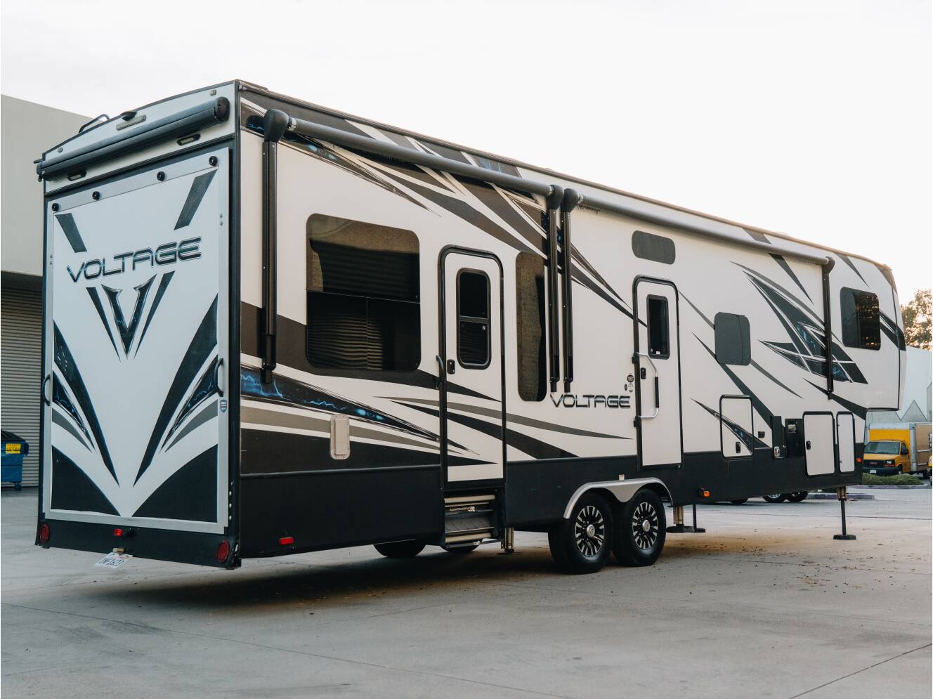 A photo of this 2019 Dutchmen VOLTAGE 3705