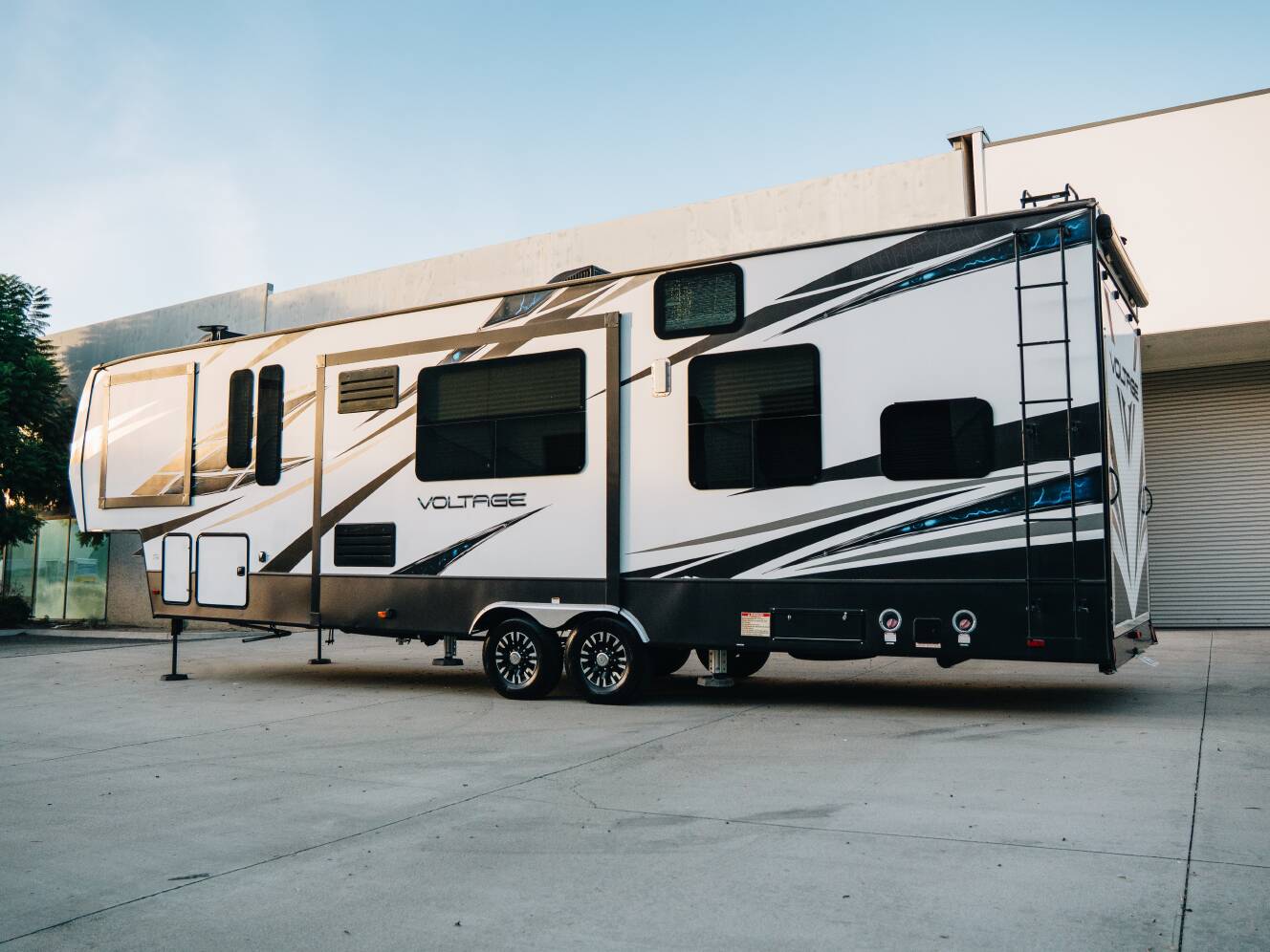 A photo of this 2019 Dutchmen VOLTAGE 3705