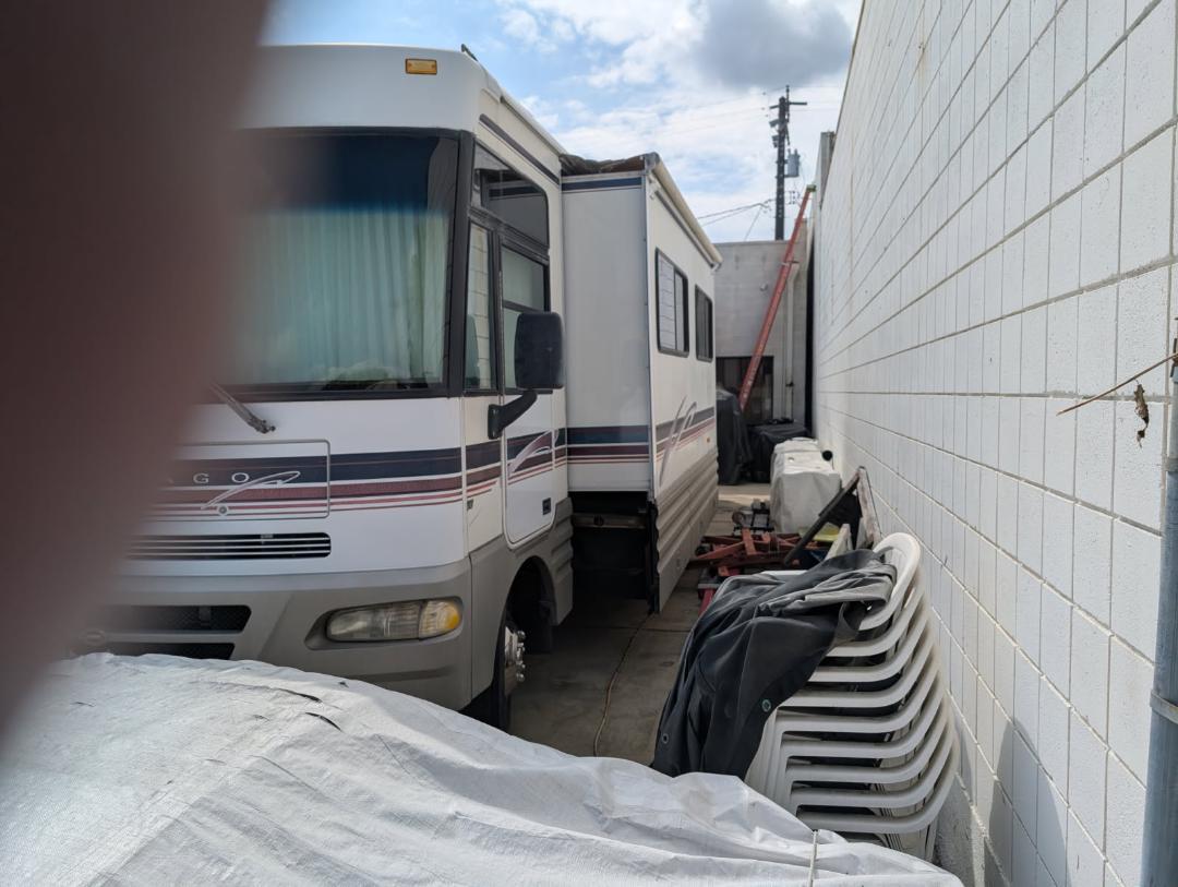 1999 Winnebago CHIEFTAIN 35U in upland CA