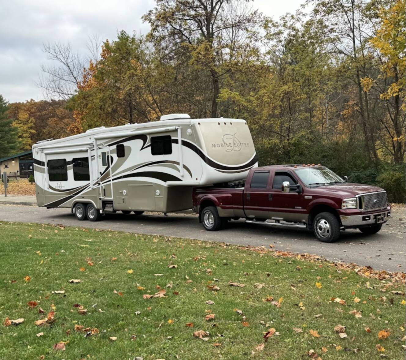 A photo of this 2009 DRV MOBILE SUITES 36RE3