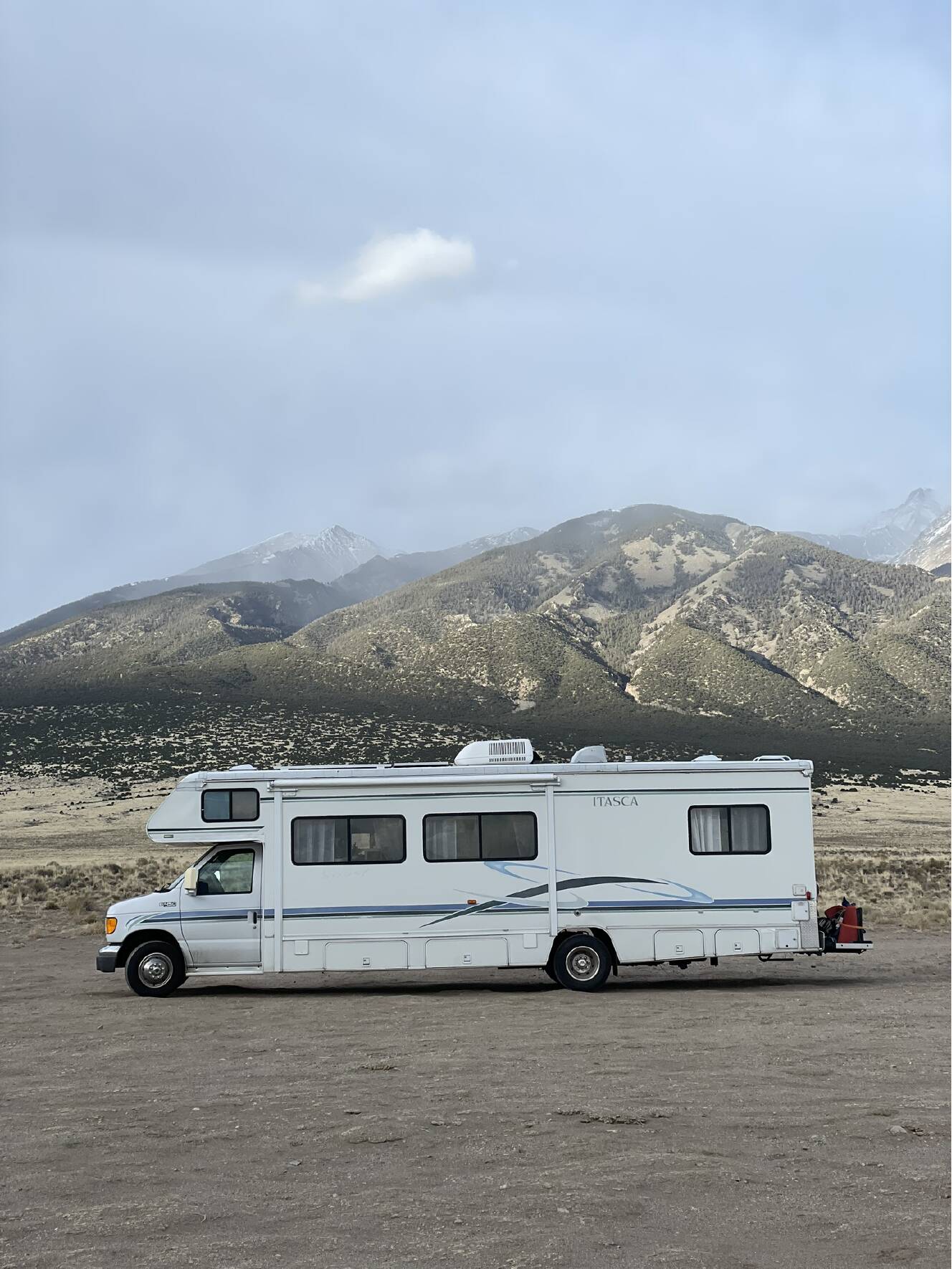 A photo of this 2005 Winnebago ITASCA SPIRIT 31T