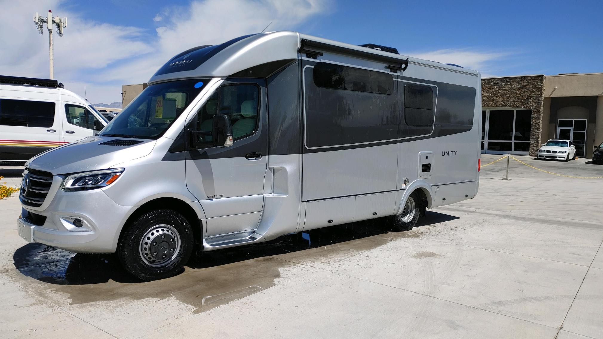 2021 Leisure Travel UNITY MB in los angeles CA