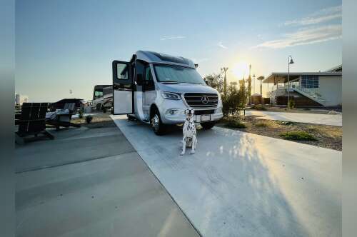 2021 Leisure Travel UNITY MB in los angeles CA