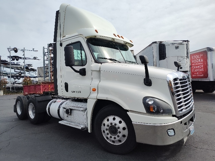 2019 FREIGHTLINER CASCADIA 125 in Kent, WA